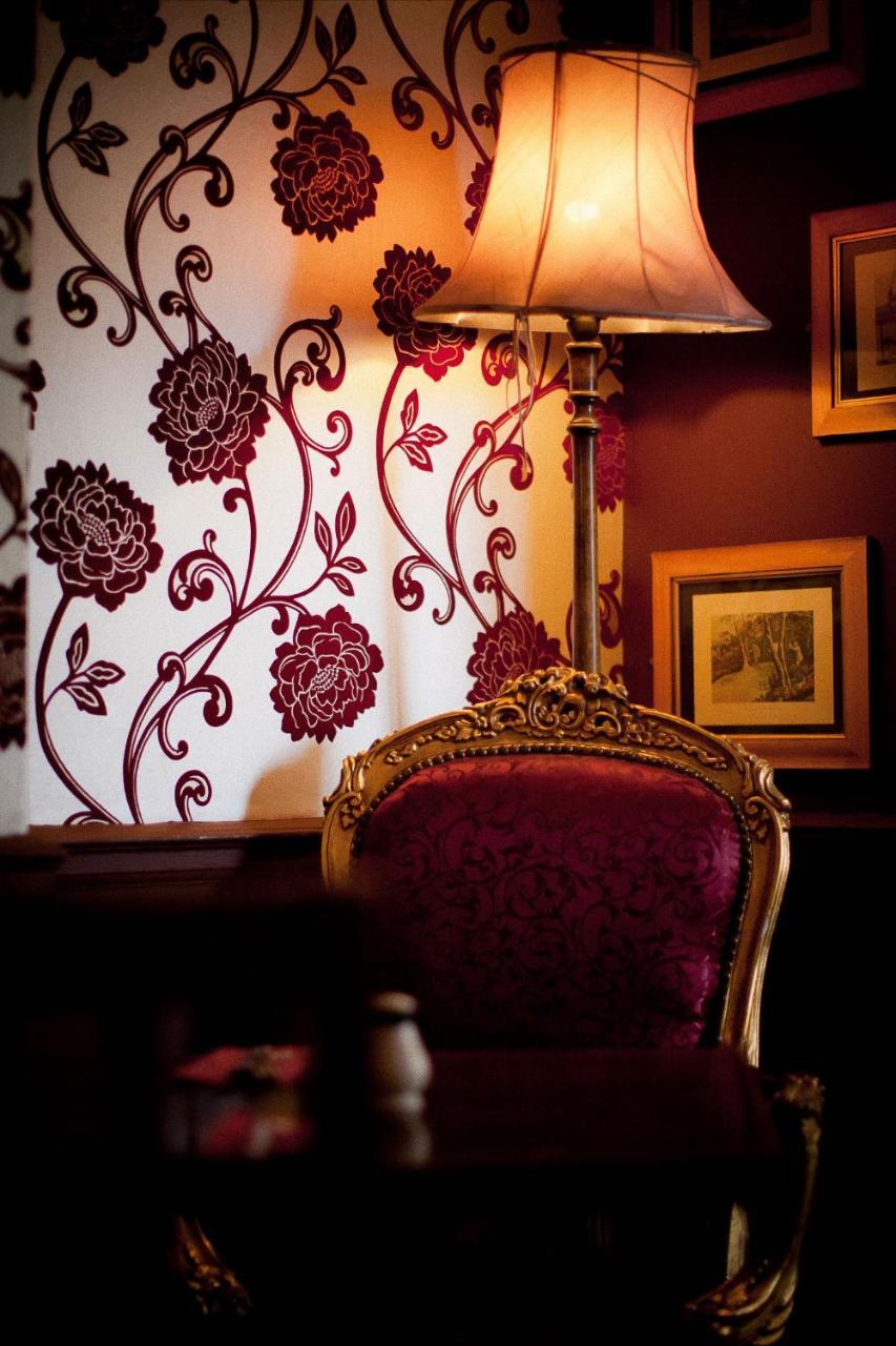 The Tower Arms Hotel Iver Exteriér fotografie