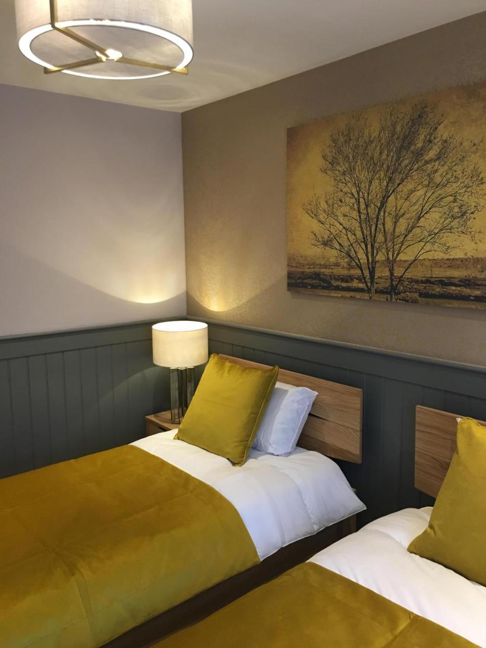 The Tower Arms Hotel Iver Exteriér fotografie